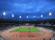 熊猫体育平台-卡马文加存在感拉满，伊朗掀翻土耳其，绿茵场上的存在哲学与地缘足球的隐喻