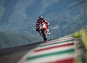 熊猫TV-篮球世界的平行叙事，深圳队险胜独行侠与詹姆斯带队取胜的双重奏