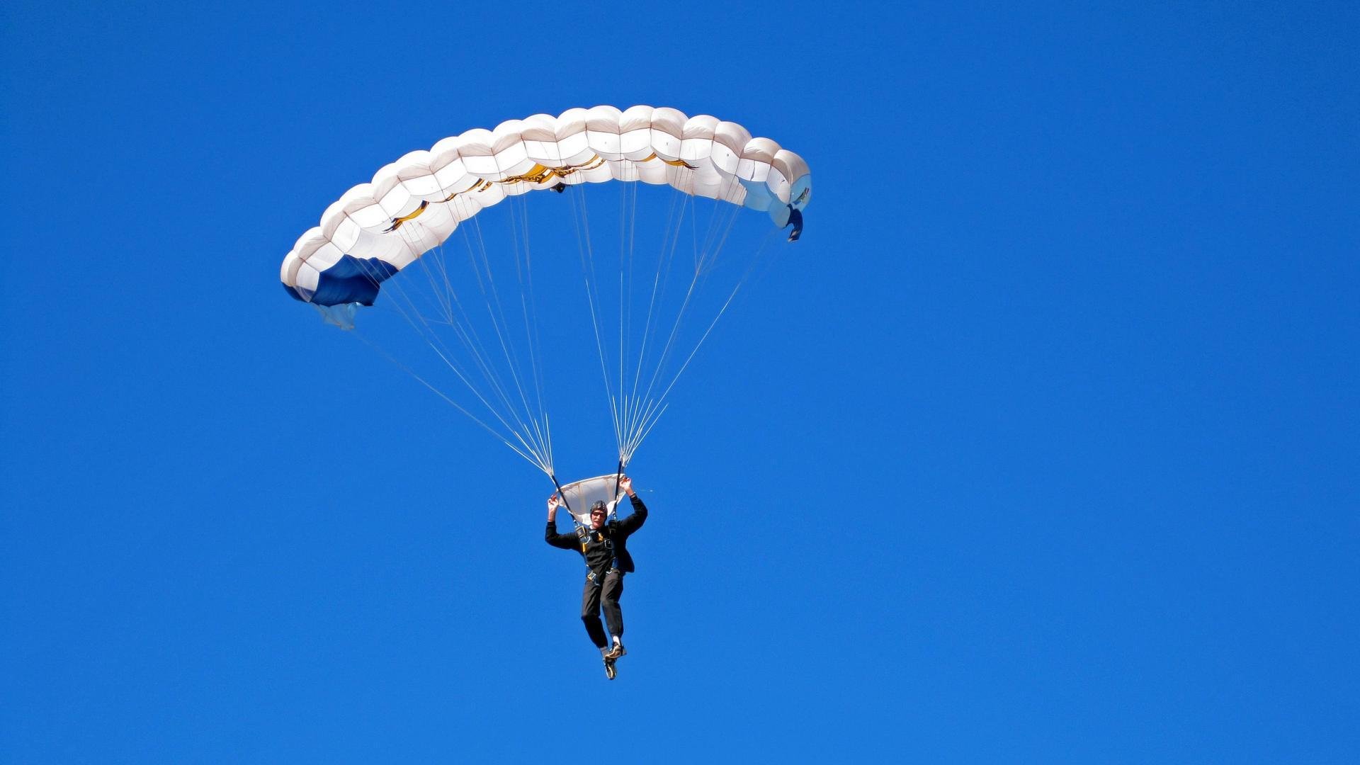 库里关键三分如鹰击长空，吉林队突围战演绎团队篮球真谛